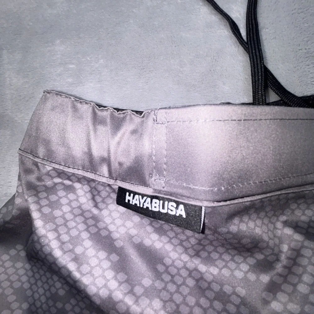 Hayabusa Hex Mid Thigh Fight Shorts Mens XL Gray MMA Training Athletic NWT